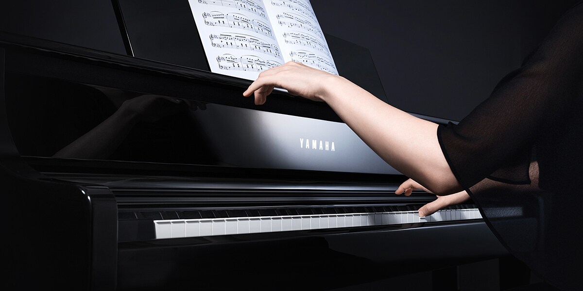 Série CLP-800 - Descrição - Clavinova - Produtos - Pianos - Yamaha
