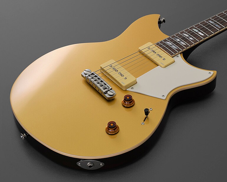 RS02CB - Descrição - Guitarras Elétricas - Produtos - Violões