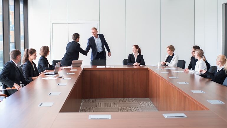 Foto mostrando sala de conferência