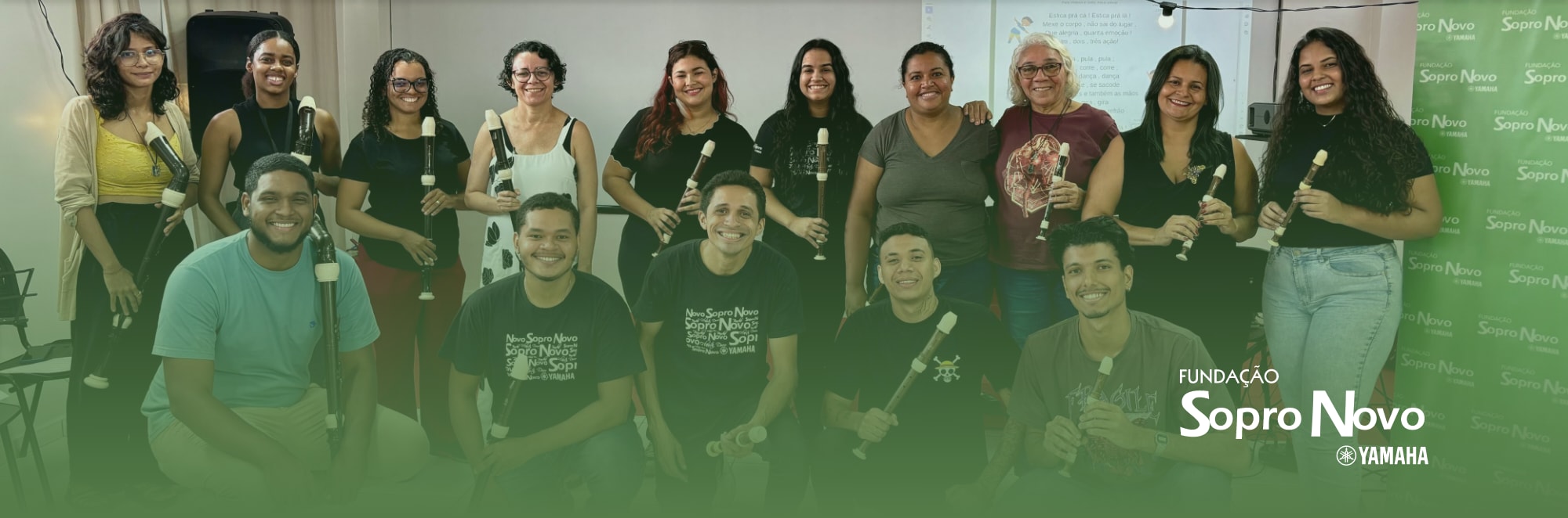 Flautistas da Orquestra Sopro Novo Piauí em formação para apresentação.