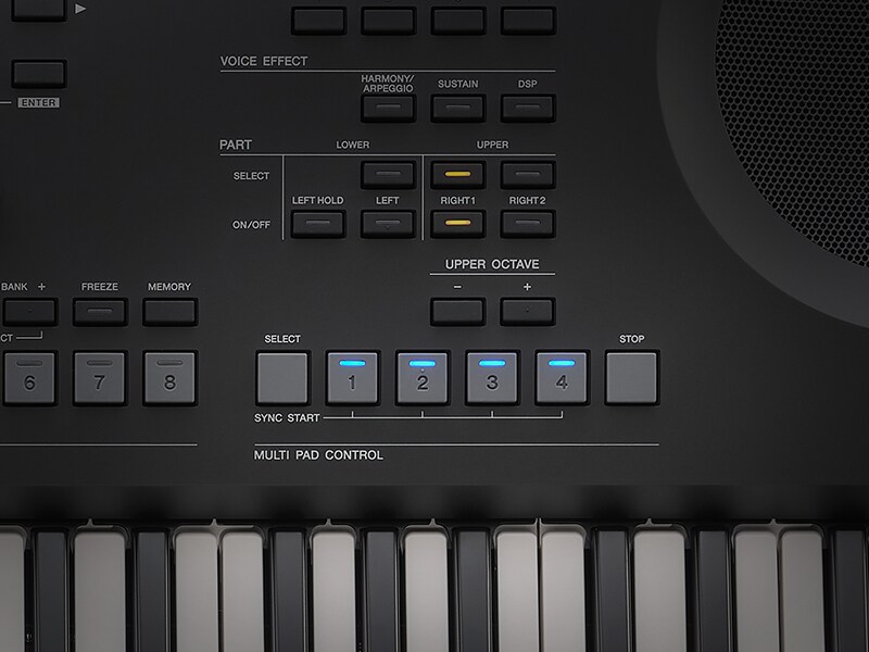 Close-up dos Multi Pads do PSR-SX620 usados para disparar frases, padrões e loops.