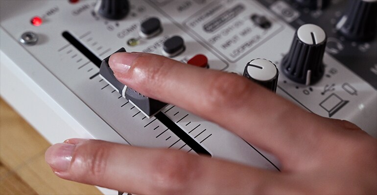 AG03MK2 - Descrição - Série AG - Consoles de Mixagem - Produtos