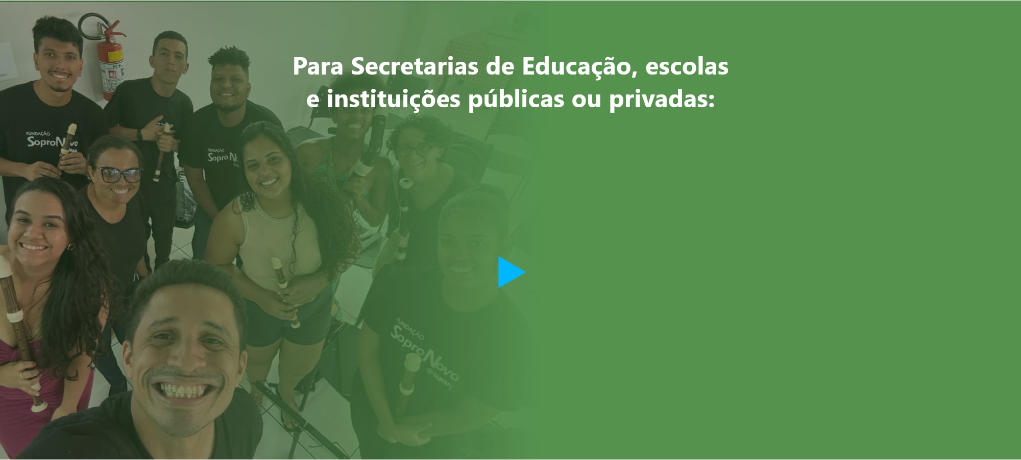 Professores da Orquestra Sopro Novo Piauí em foto estilo selfie.
