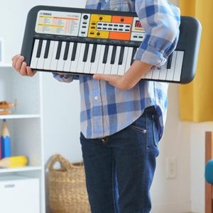 Yamaha PSS-F30 Teclado Infantil 120 Sons 114 Estilos 20 Músicas