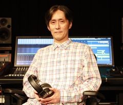 “When you want to monitor a particular sound, or listen to a specific passage in a two-mix source, the HPH-MT7 monitor headphones let you focus your concentration on whatever you want with ease.”