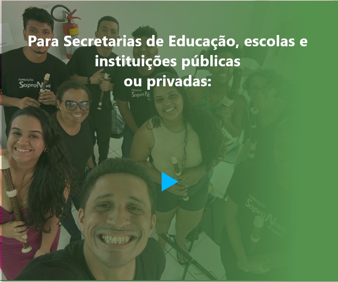 Professores da Orquestra Sopro Novo Piauí em foto estilo selfie.