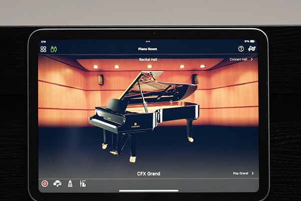 O aplicativo Smart Pianist exibido na tela de um tablet