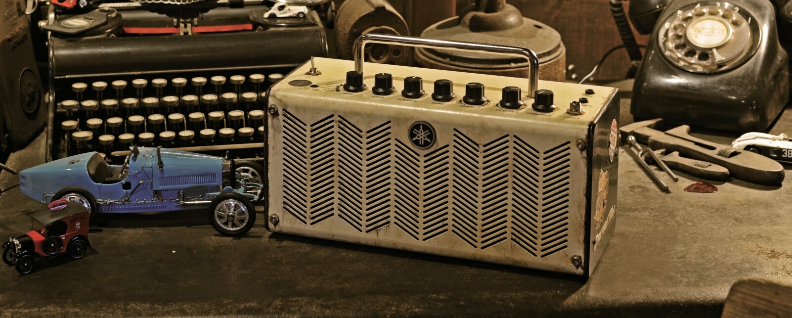 THR - Descrição - Amplificadores de guitarra - Produtos - Violões